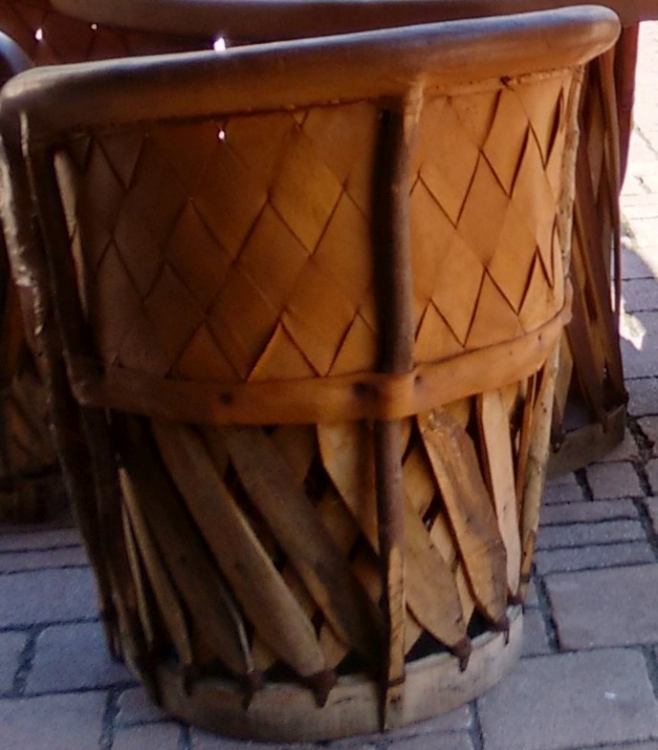 Stuhl_1.thumb.jpg.35e7f14a83ed9414af3c15