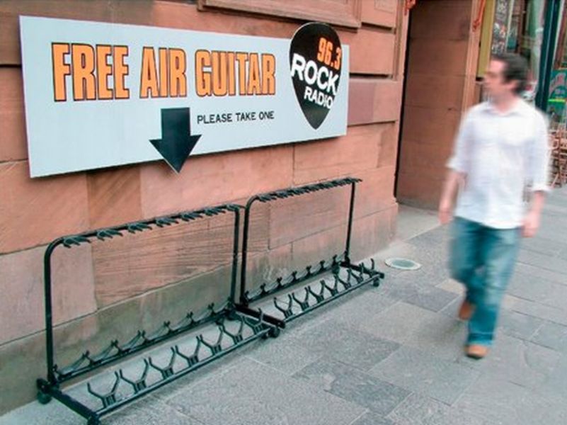 Airguitar.jpg