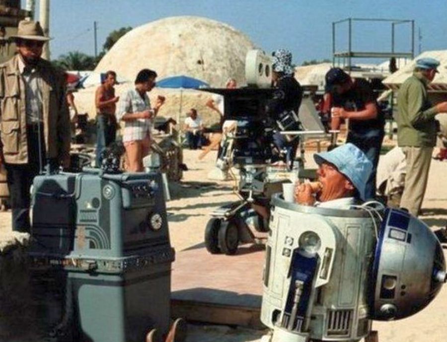 r2d2.jpg.2445bcff9f5f31a8ee5bed9f14f3d0ff.jpg