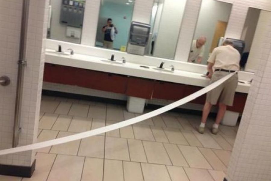 toilette2.jpg.2e11659071234ab61874488159488b51.jpg