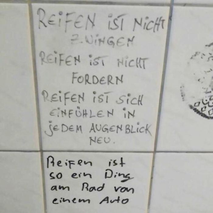 Reifen.jpg.4232b1d7835441460bef4fdbe35cd96d.jpg
