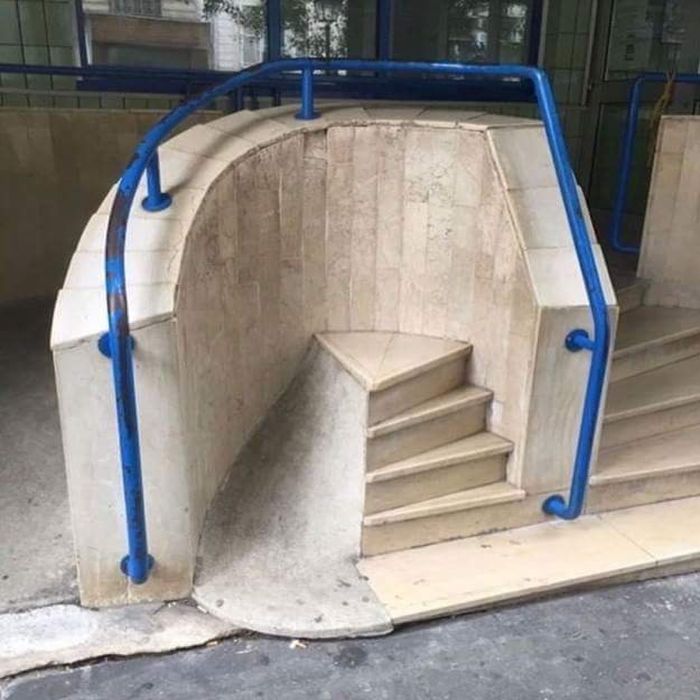 Treppe.jpg.208edd95d5b7b7b68c38ca0a363804cd.jpg