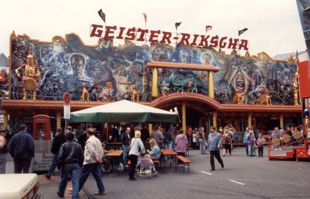 GeisterRikscha1.jpg.443272059ca438d86bd903c735d3360f.jpg