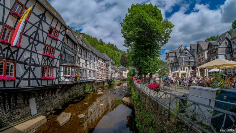 comp_1Monschau.thumb.jpg.007ed926c0347ab969ae91d4f4b04f95.jpg