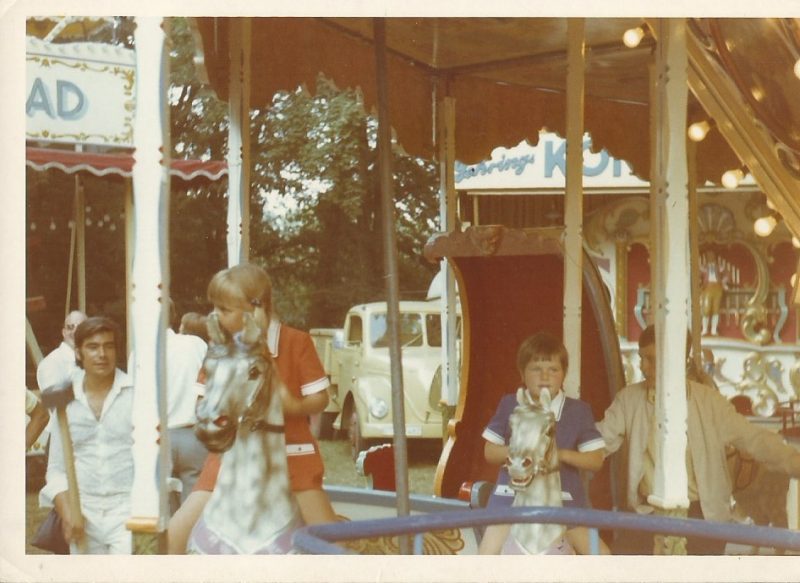 Merry-go-round (2).jpg