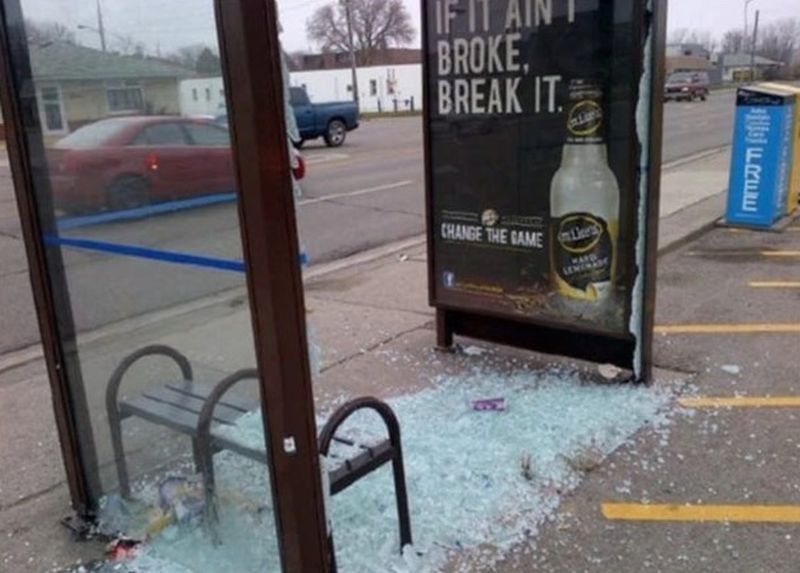 Breakit.jpg.f877b97a35a8f662ca38415e2866b4aa.jpg