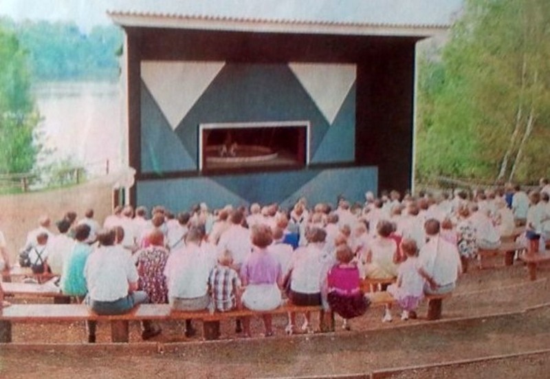 Theater.thumb.jpg.39824cd93f7bae2761d1253dbfddde90.jpg